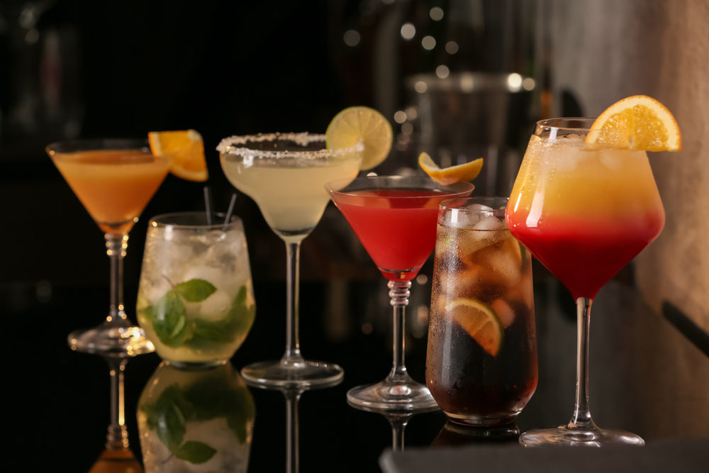 Most Popular Bar Drinks Ever - Classic Cocktails You Should Know